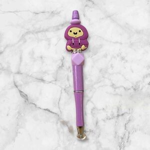 Richie Wearing Hoody Pen NEW